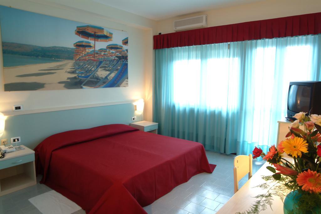 Cliffs Hotel Joppolo Room photo