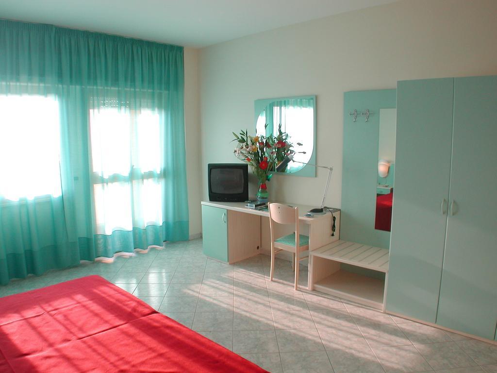 Cliffs Hotel Joppolo Room photo